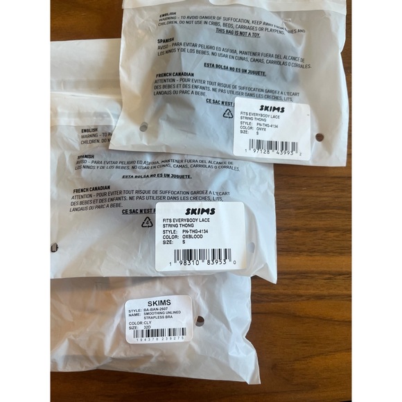 SKIMS *SET* FITS EVERYBODY LACE STRING THONG in ONYX & ONYX BLOOD - Picture 9 of 9